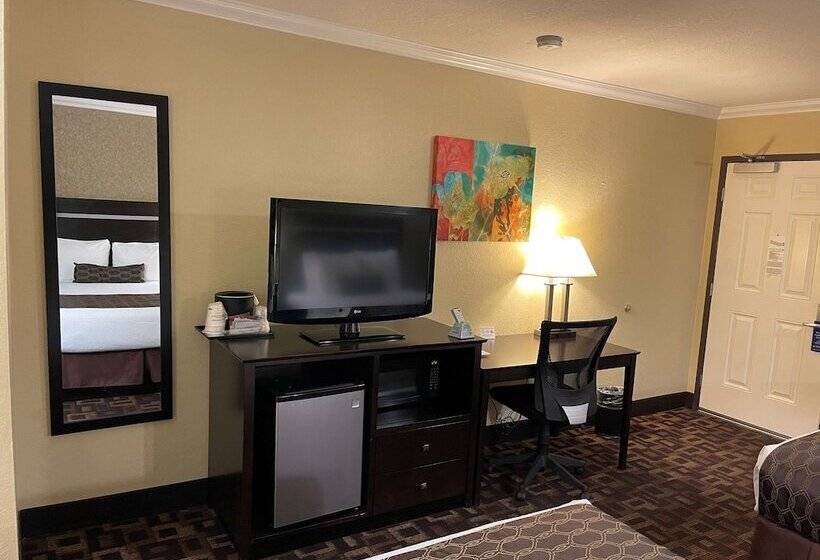 בית מלון כפרי Best Western Plus Pleasanton Inn