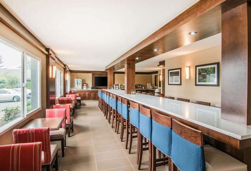 هتل Comfort Inn & Suites Vancouver Downtown City Center