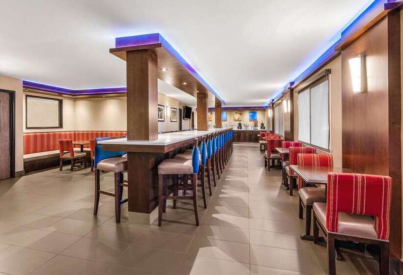 هتل Comfort Inn & Suites Vancouver Downtown City Center
