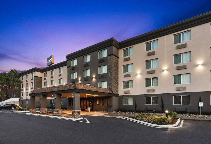هتل Comfort Inn & Suites Vancouver Downtown City Center