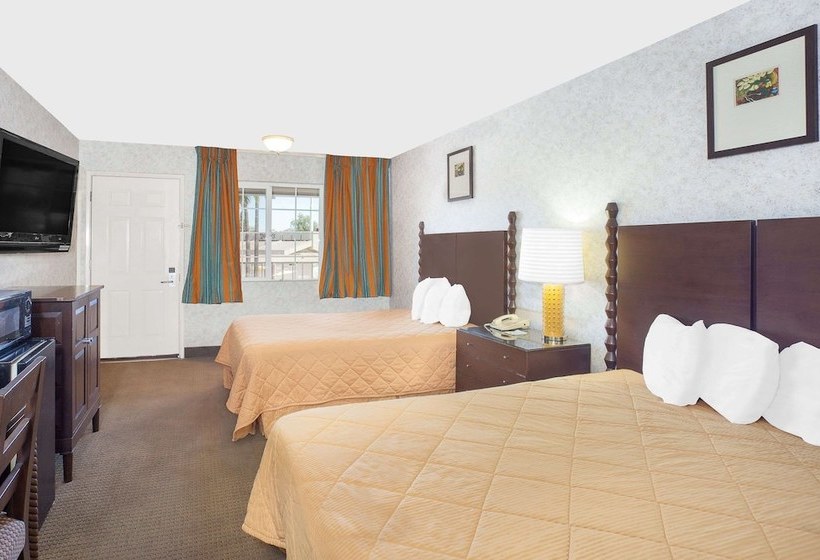 Otel Days Inn By Wyndham Fresno Central