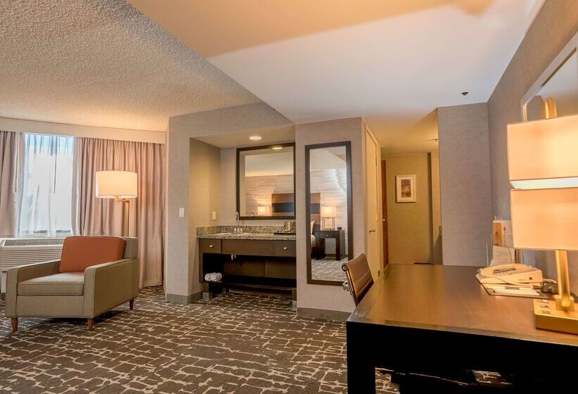 هتل Doubletree By Hilton Denver Aurora