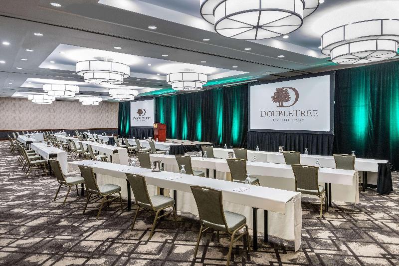 هتل Doubletree By Hilton Denver Aurora