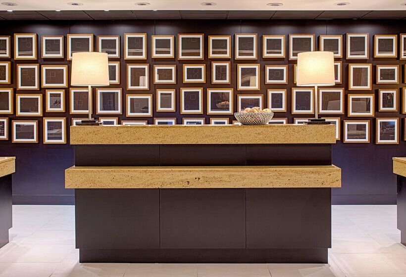 Doubletree By Hilton Hotel Houston   Greenway Plaza
