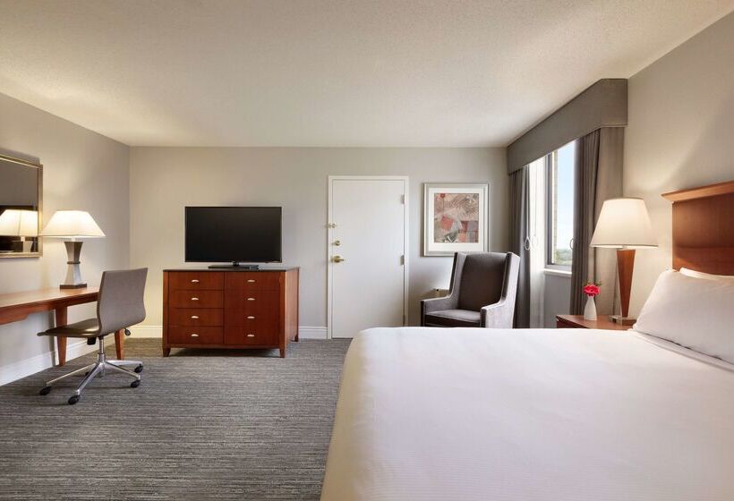 هتل Doubletree By Hilton Minneapolis Park Place