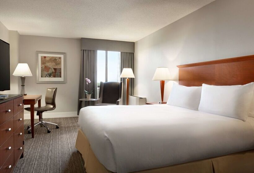 هتل Doubletree By Hilton Minneapolis Park Place