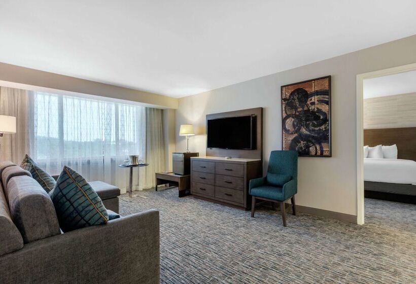 هتل Doubletree By Hilton Birmingham Perimeter Park