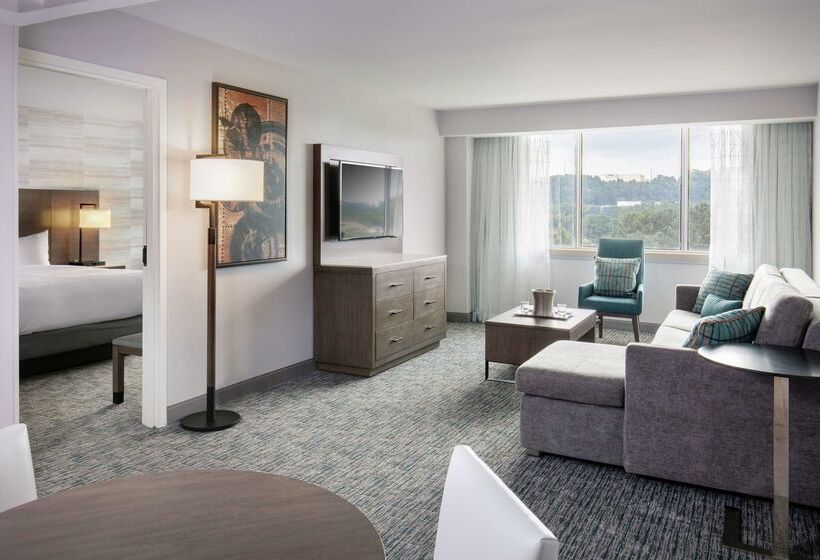 هتل Doubletree By Hilton Birmingham Perimeter Park