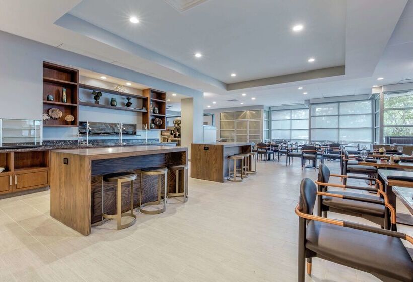 هتل Doubletree By Hilton Birmingham Perimeter Park