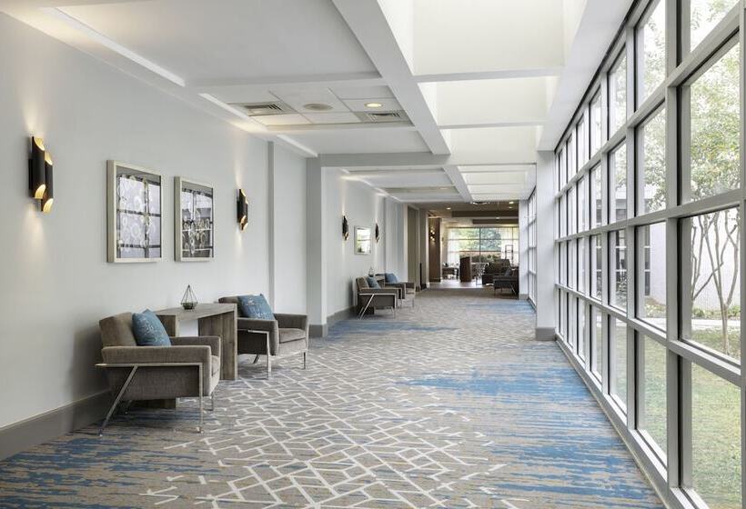 هتل Doubletree By Hilton Birmingham Perimeter Park