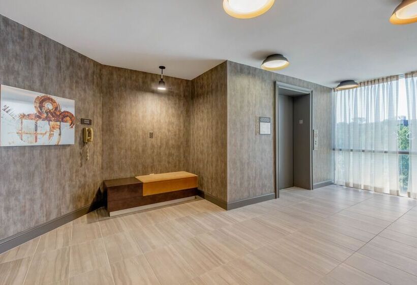 هتل Doubletree By Hilton Birmingham Perimeter Park