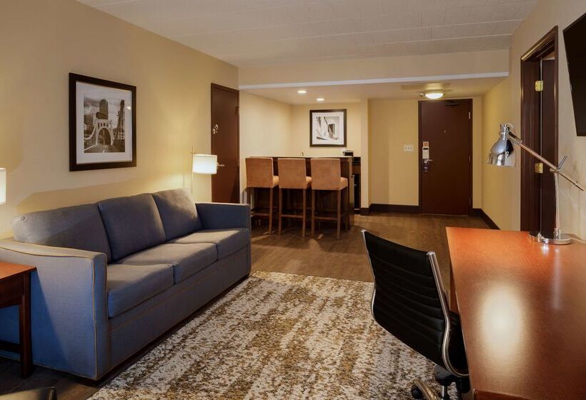 Hotel Doubletree By Hilton  Pittsburghcranberry