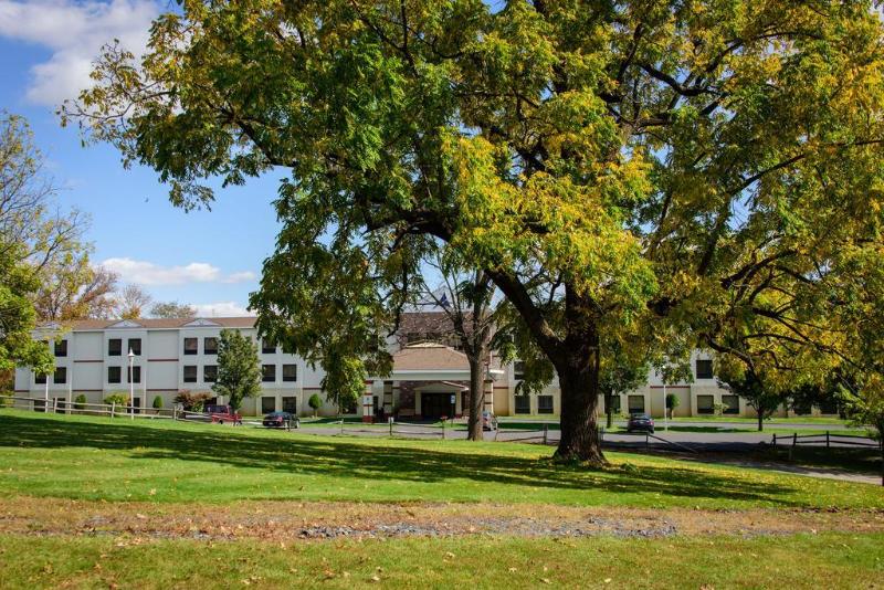 Eisenhower Hotel And Conference Center