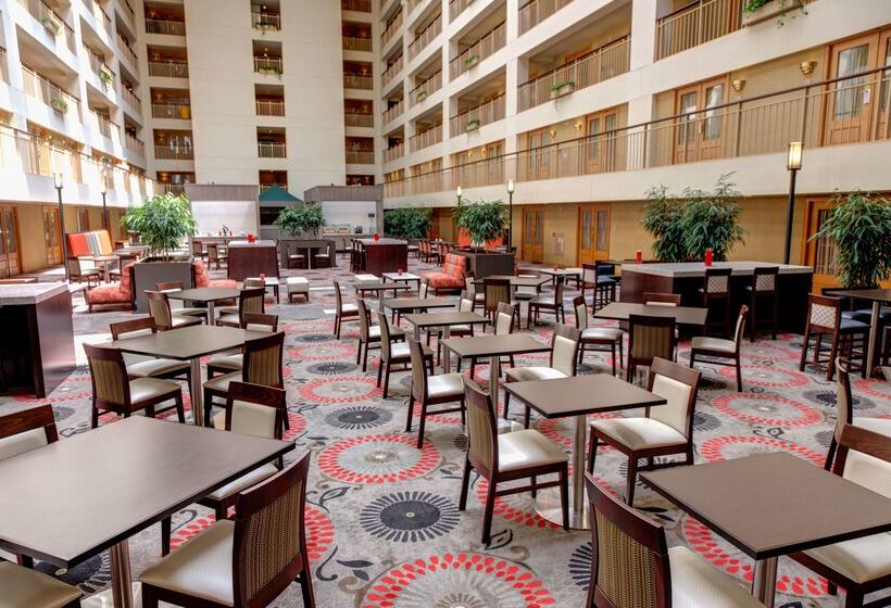 هتل Embassy Suites By Hilton Chicago O Hare Rosemont