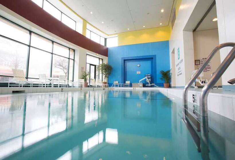 هتل Embassy Suites By Hilton Chicago O Hare Rosemont
