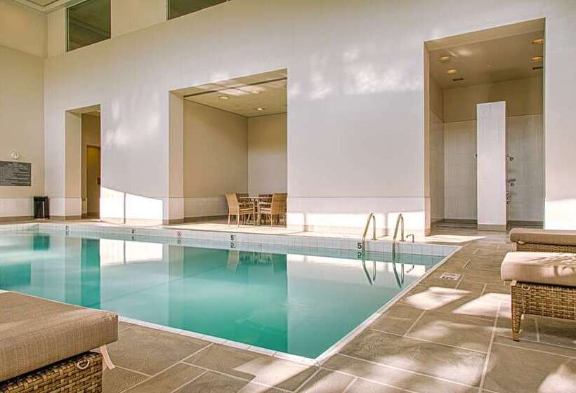 هتل Embassy Suites By Hilton Chicago O Hare Rosemont