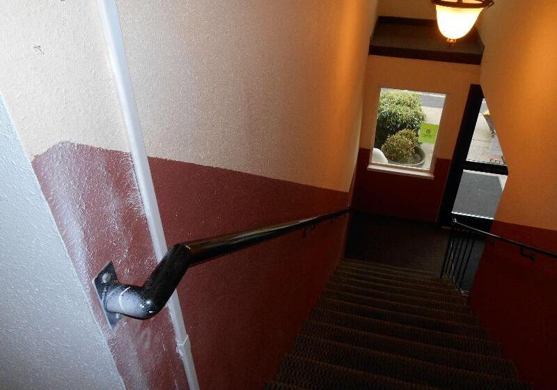 هتل Guesthouse Eugene Springfield