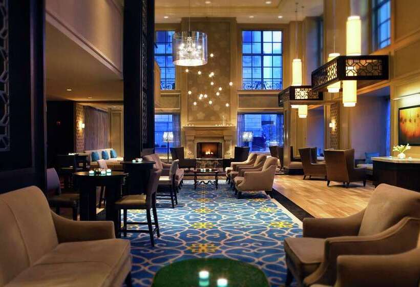 هتل Hilton Chicago