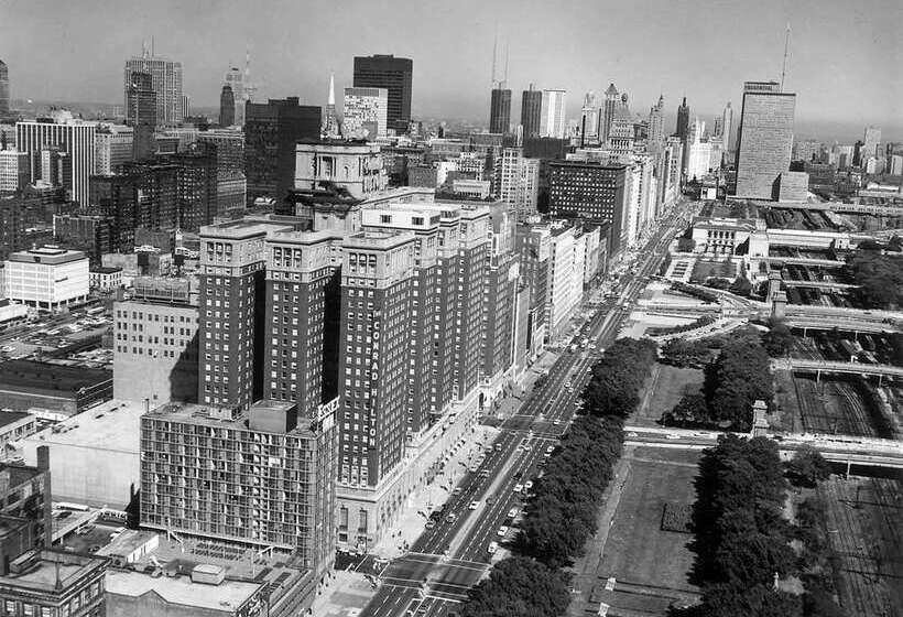هتل Hilton Chicago