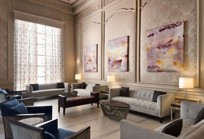 هتل Hilton St. Louis Frontenac