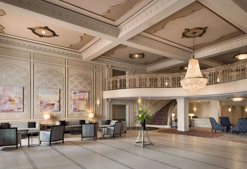 هتل Hilton St. Louis Frontenac