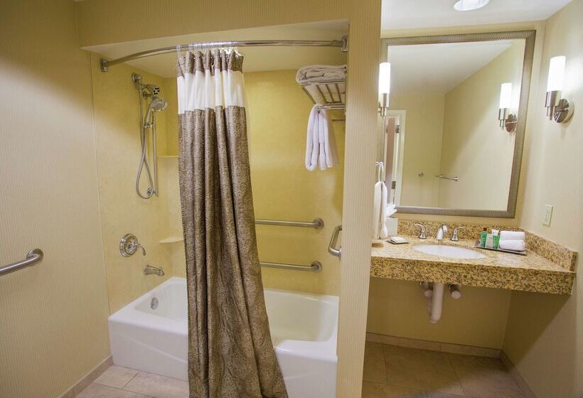 هتل Hilton St. Louis Frontenac