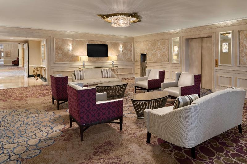 هتل Hilton St. Louis Frontenac