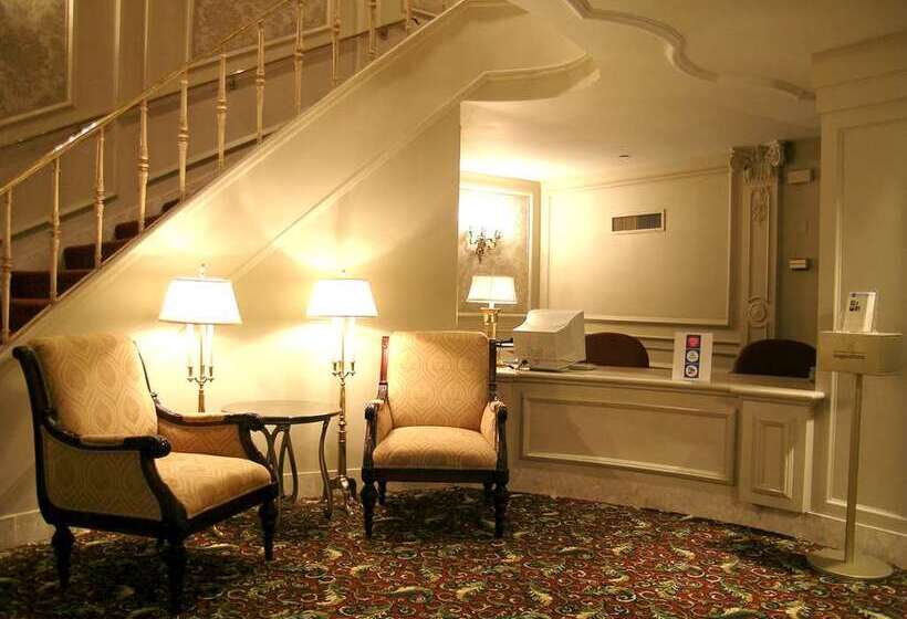 هتل Hilton St. Louis Frontenac