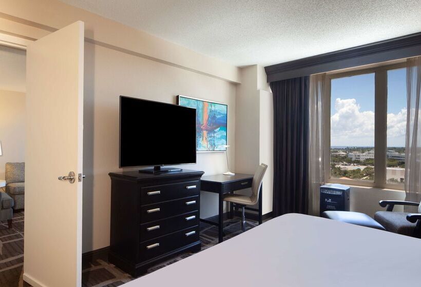 فندق Hilton St. Petersburg Bayfront