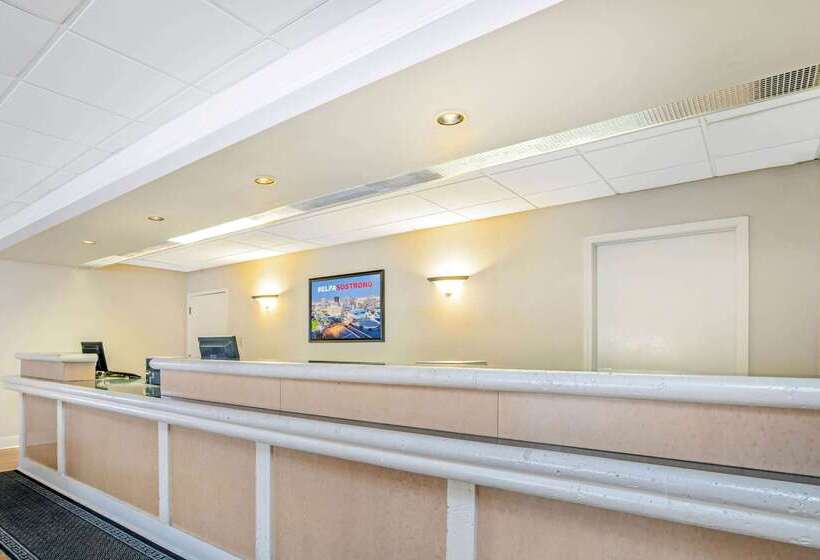 هتل La Quinta Inn By Wyndham El Paso Cielo Vista
