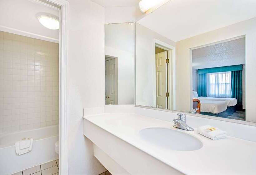 هتل La Quinta Inn By Wyndham El Paso Cielo Vista