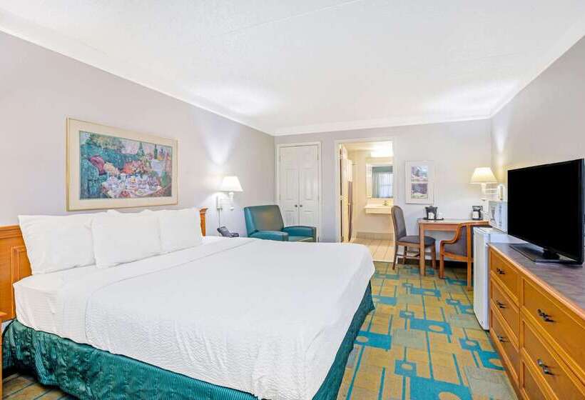 هتل La Quinta Inn By Wyndham El Paso Cielo Vista