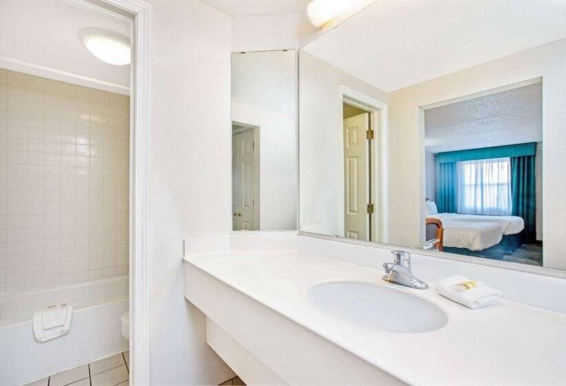 هتل La Quinta Inn By Wyndham El Paso Cielo Vista