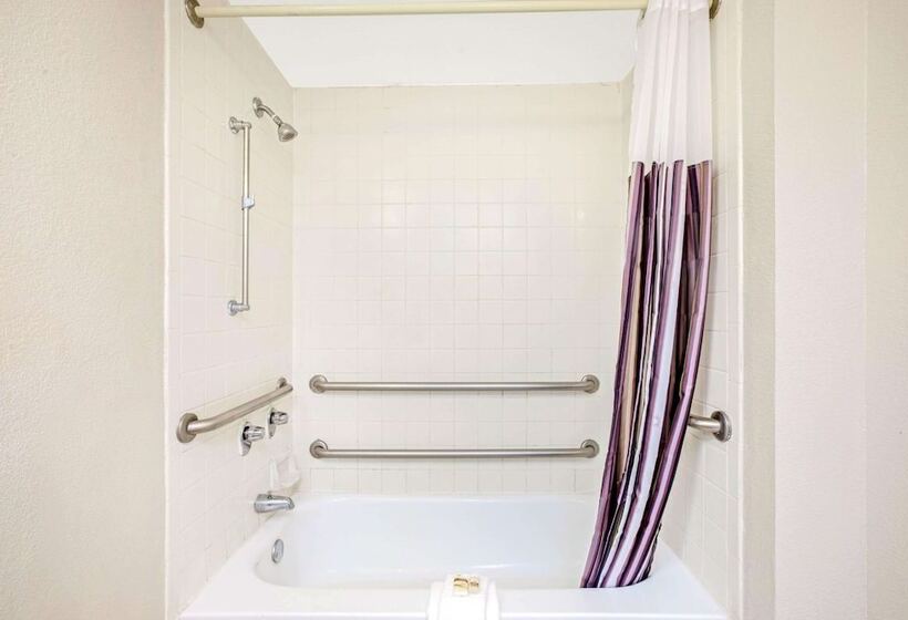 هتل La Quinta Inn By Wyndham El Paso Cielo Vista