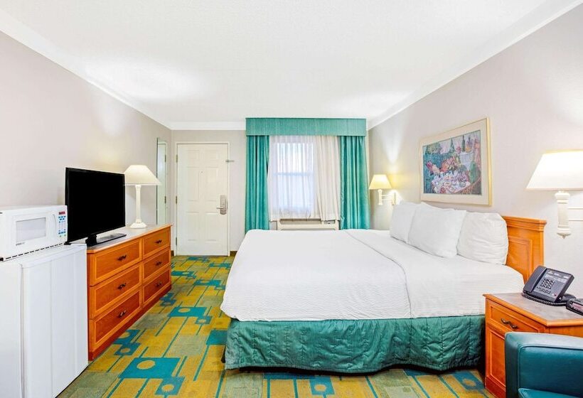 هتل La Quinta Inn By Wyndham El Paso Cielo Vista