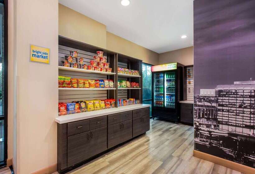 فندق La Quinta Inn & Suites By Wyndham Pomona