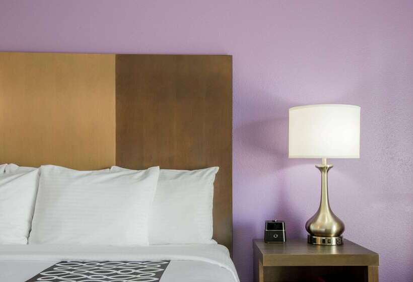 هتل La Quinta By Wyndham Pomona