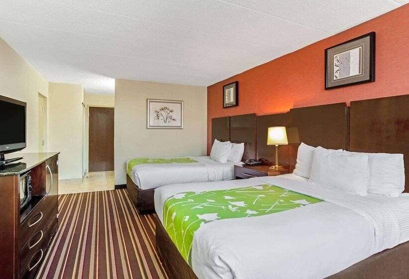هتل La Quinta Inn & Suites By Wyndham Salisbury