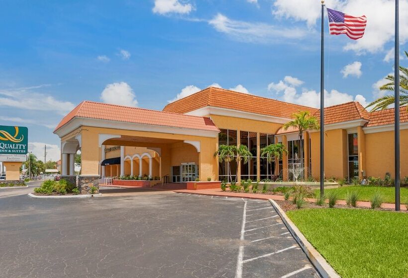 ホテル Quality Inn & Suites Conference Center