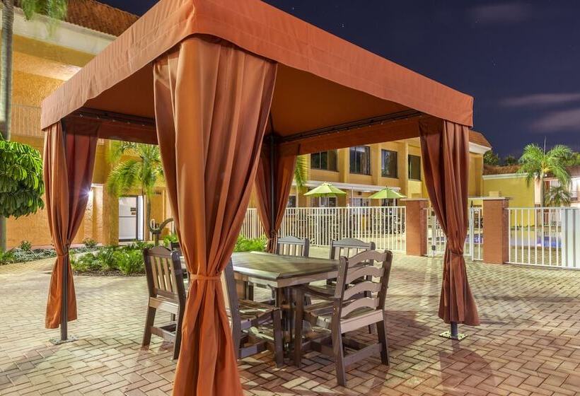 ホテル Quality Inn & Suites Conference Center