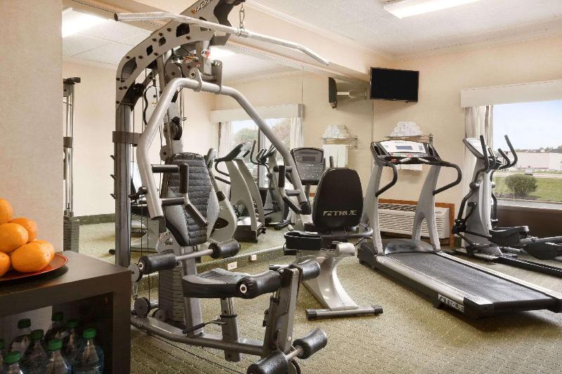 هتل Ramada By Wyndham Newark/wilmington