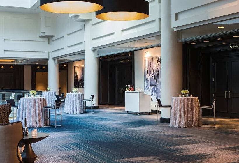 هتل Renaissance Baltimore Harborplace