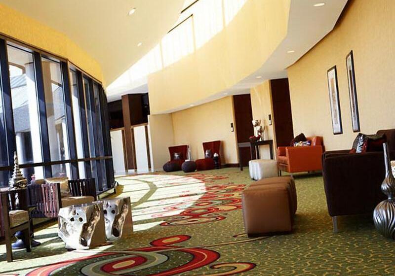 هتل Renaissance St. Louis Airport