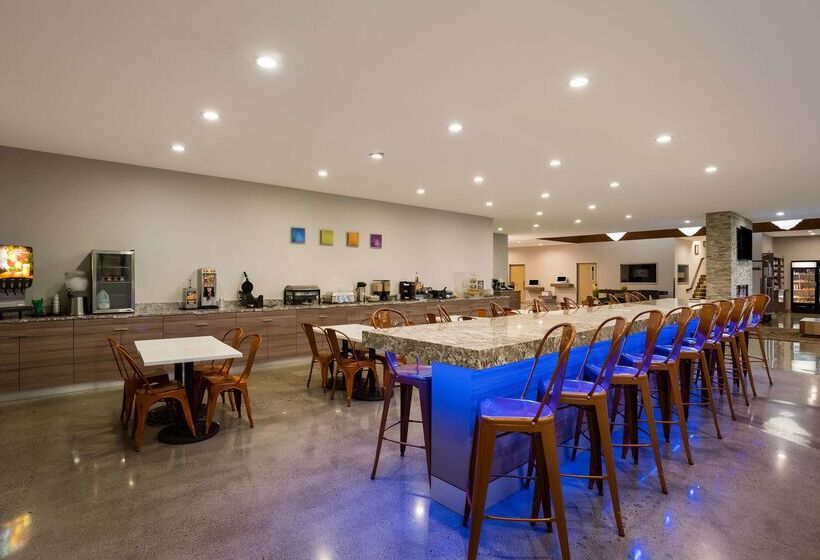 Richland Riverfront Hotel, Ascend Hotel Collection