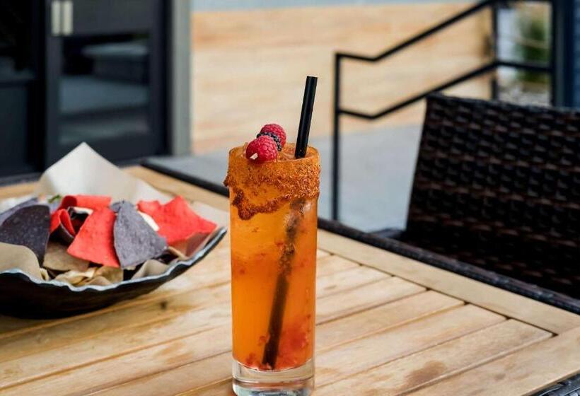 Richland Riverfront Hotel, Ascend Hotel Collection