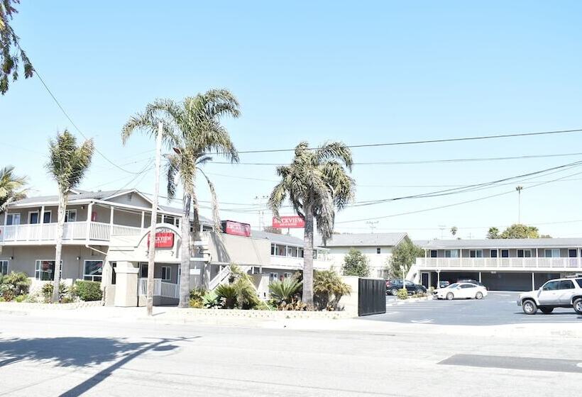 فندق Rockview Inn And Suites