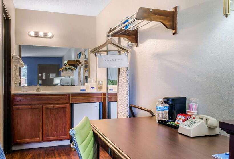 هتل Rodeway Inn Near Ft Huachuca