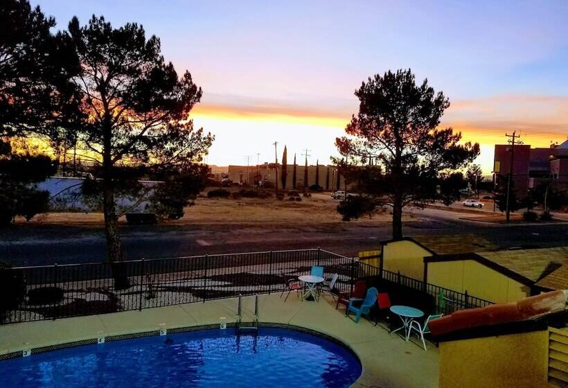 هتل Rodeway Inn Near Ft Huachuca