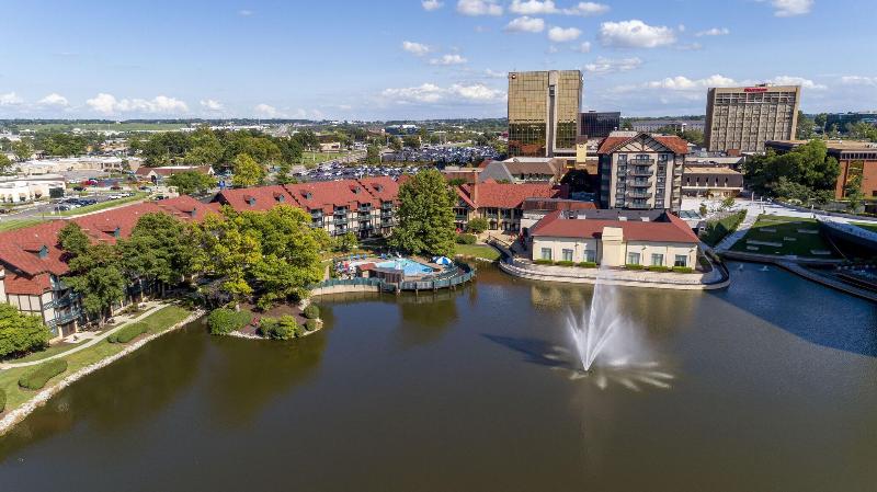 هتل Sheraton Westport Lakeside Chalet