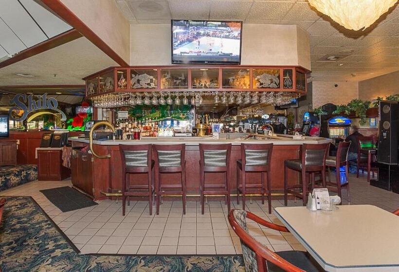 هتل Sojourn Suites Portland Airport